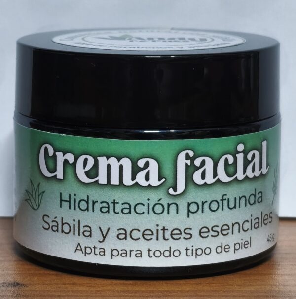 Crema facial con sábila y aceites esenciales